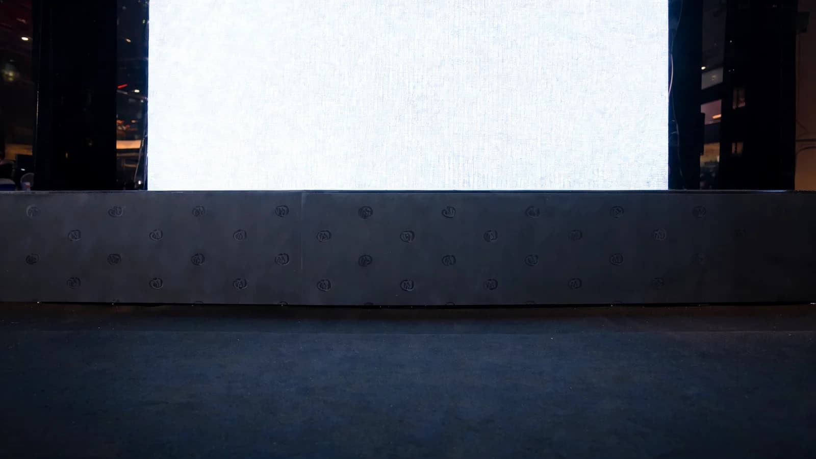 LED Wall Riser Masking